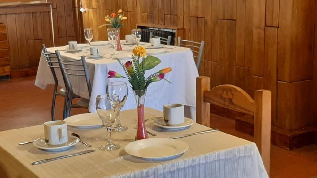 Hotel Alojamiento Curru Leuvu Bariloche Esterno foto