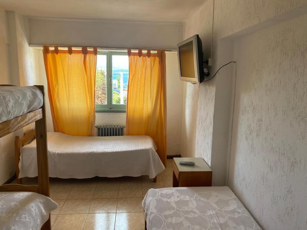 Hotel Alojamiento Curru Leuvu Bariloche Esterno foto