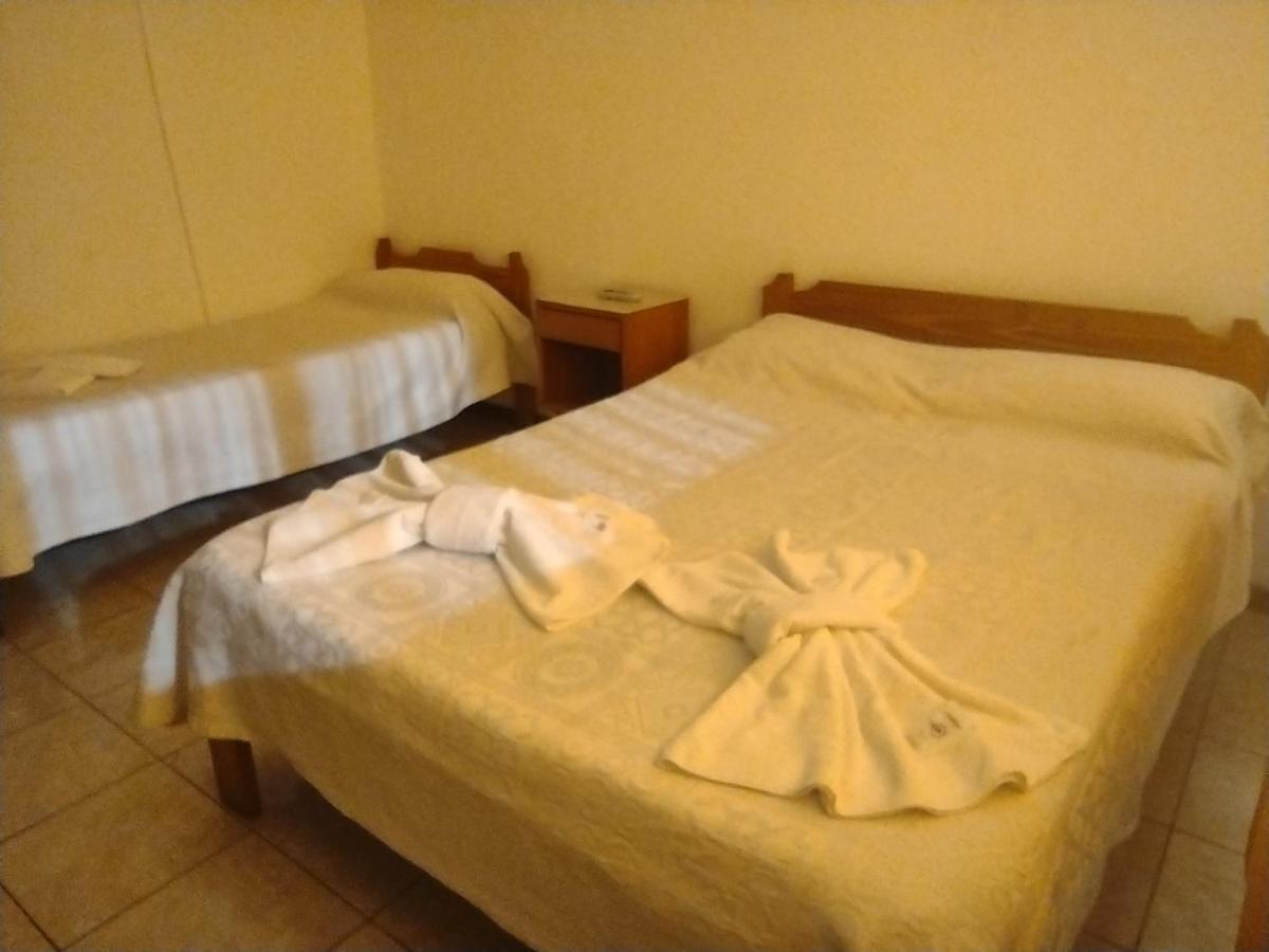 Hotel Alojamiento Curru Leuvu Bariloche Esterno foto